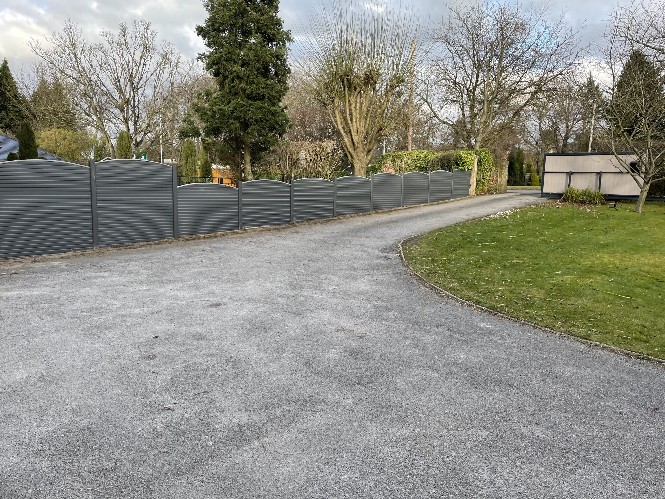 Read more about the article “Top Benefits of Composite Fencing in Leeds”